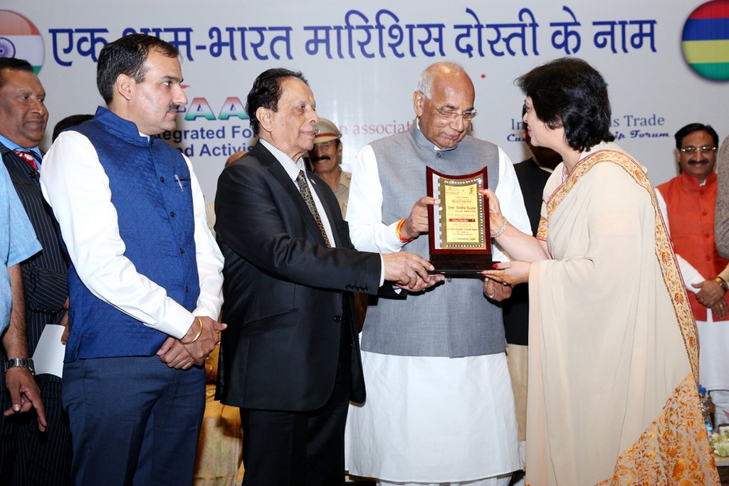 Presidium Rajnagar, CHAIRPERSON HONOURED  IN PRESENCE OF MAURITIAN PM & CABINET MINISTERS AT GLOBAL EVENT